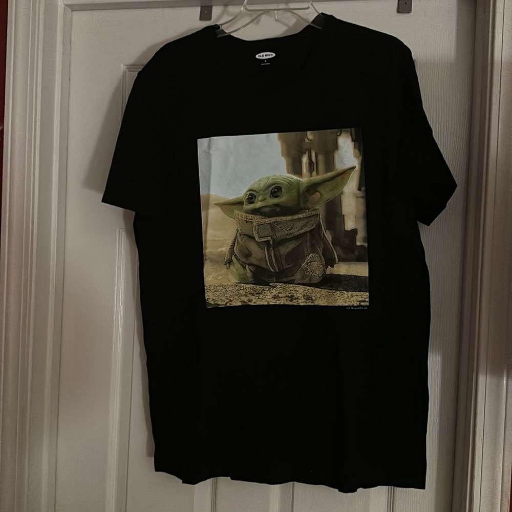 XL Old Navy Grogu tshirt